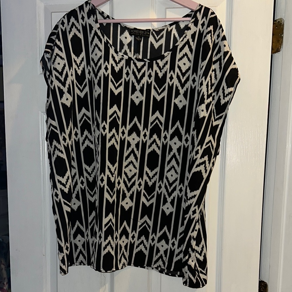 Forever 21 Black and White Graphic Boxy Blouse